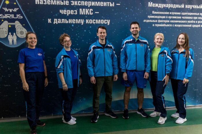 Российские космонавты на Земле отрепетировали эксперимент с роботами