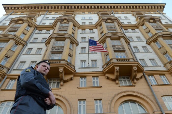 Россия намерена объявить персонами нон-грата 35 дипломатов из США — Из них 31 работает в Москве, а четыре – в Петербурге