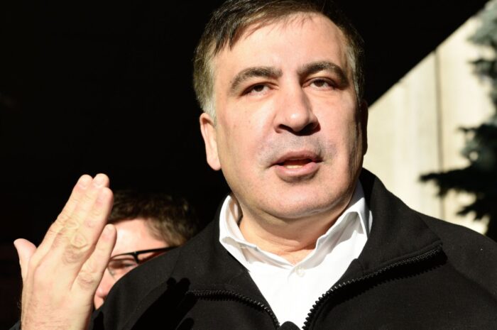 Саакашвили прекратил длившуюся полдня голодовку