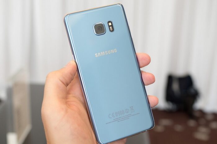 Samsung подтвердила выпуск голубого Galaxy S7 edge в ноябре