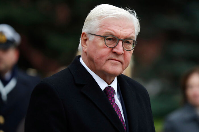 Штайнмайер заявил, что кризис на Украине непросто даётся немцам