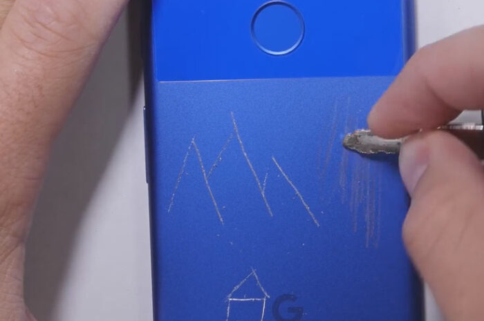 Смартфон Google Pixel подвергся варварскому испытанию на прочность