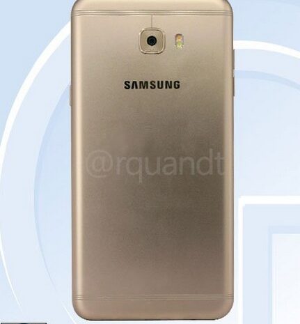 Смартфон Samsung Galaxy C7 Pro будет похож на модель Galaxy C9 Pro