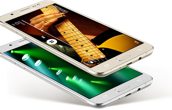 Смартфон Samsung Galaxy J7 (2016) скоро получит ОС Android 7.0 Nougat