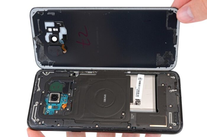Смартфон Samsung Galaxy S8+ заработал у iFixit лишь четыре балла за ремонтопригодность