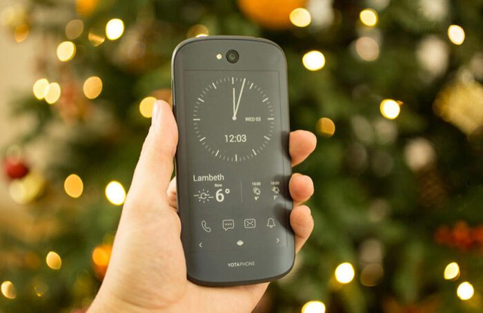 Смартфон YotaPhone 3 будет представлен летом нынешнего года