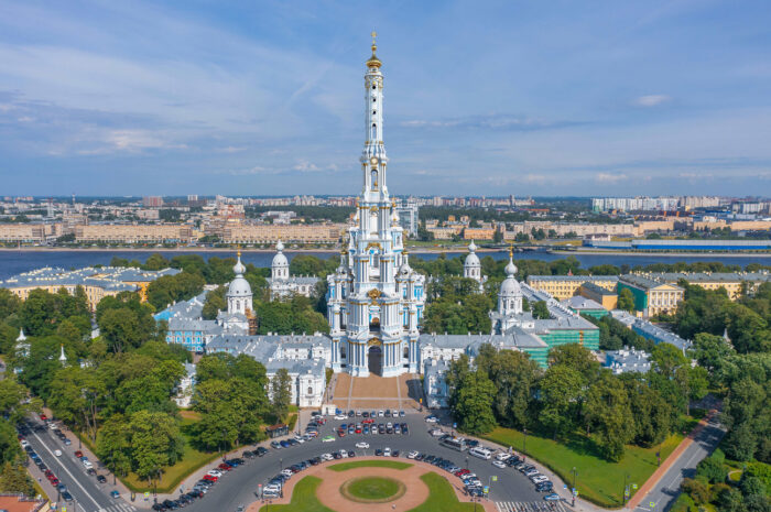 Смольный: В Петербурге самые суровые в стране требования к конкурсной документации в сфере транспорта — Иногородним организациям в северной столице приходится туго