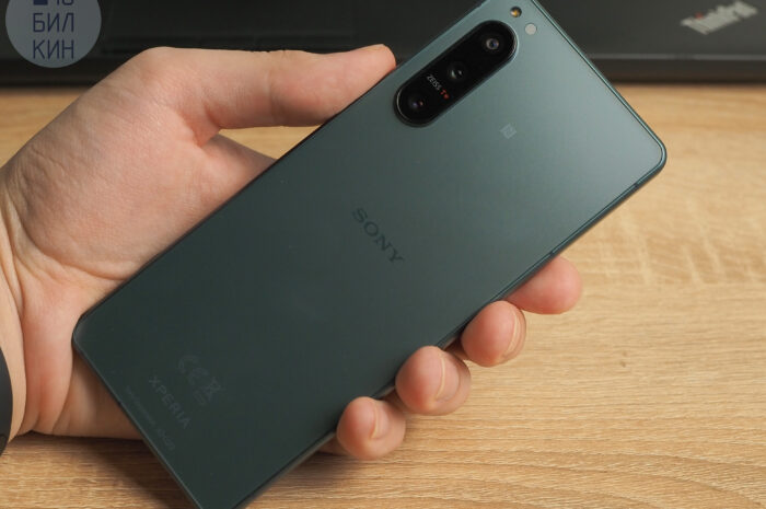 Sony снова лишила флагманские смартфоны для рынка США сканеров отпечатков пальцев