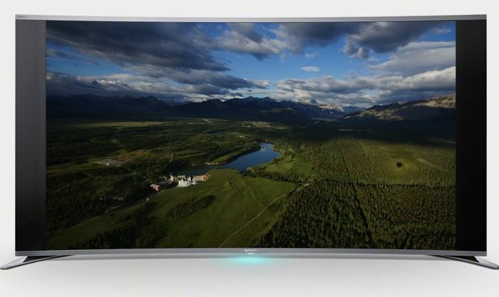 Sony выпустила первый в мире изогнутый LED-телевизор