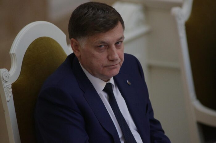 Спикер ЗакСа Макаров призвал чтить депутата Егорову — Которая не задекларировала зарубежную недвижимость