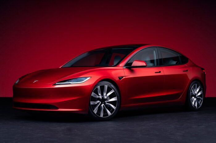 Tesla начинает приём заказов на полноприводную версию электрокара Model 3"