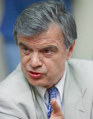 Умер Руслан Хасбулатов