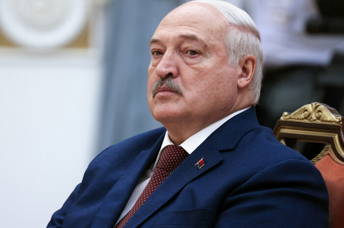 В Беларуси удалось прекратить отток молодежи из науки — Лукашенко