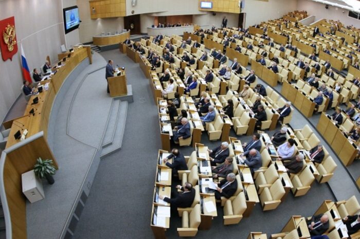 В Госдуме предложили сократить зимой рабочее время для одной категории россиян