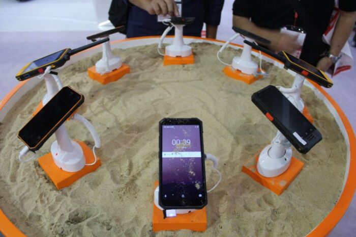 В Китае показали самые защищенные смартфоны