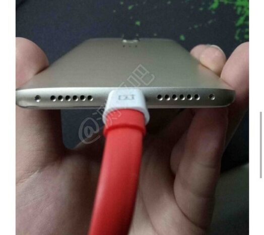 В объектив камеры попался предсерийный образец смартфона OnePlus 5