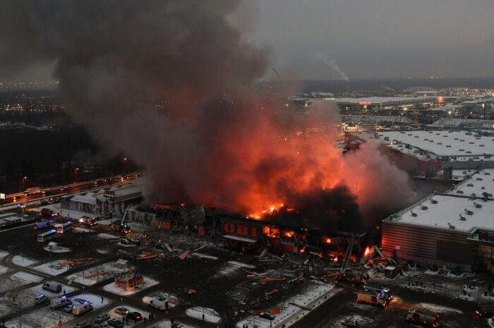 В российском ТЦ произошел пожар