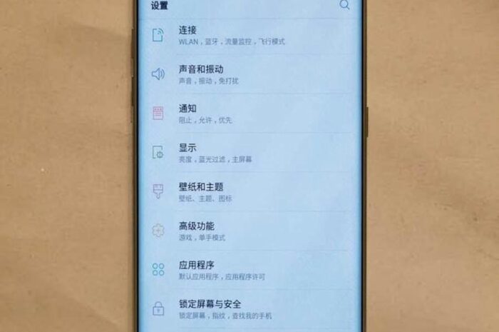 В сети появились предположительно официальные рекламные изображения Samsung Galaxy S8