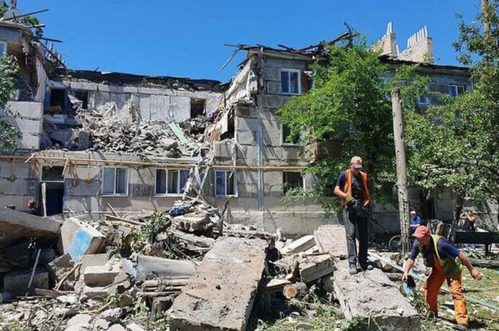 В Стаханове жертвами обстрелов стали 12 человек