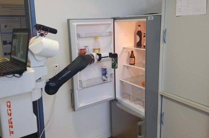 #видео | Немецкие инженеры научили робота подавать пиво