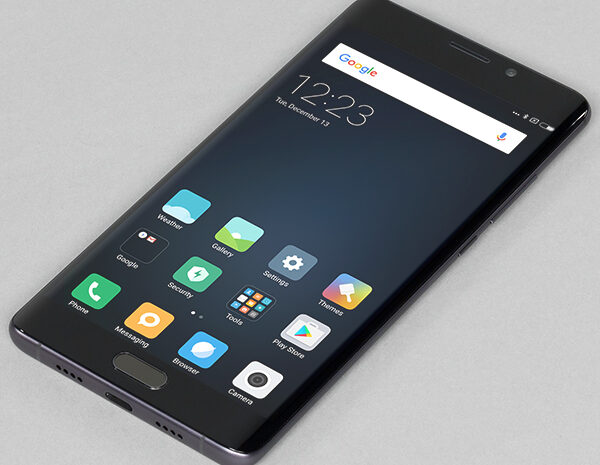 Xiaomi Mi Note 2 с плоским экраном ждать не стоит