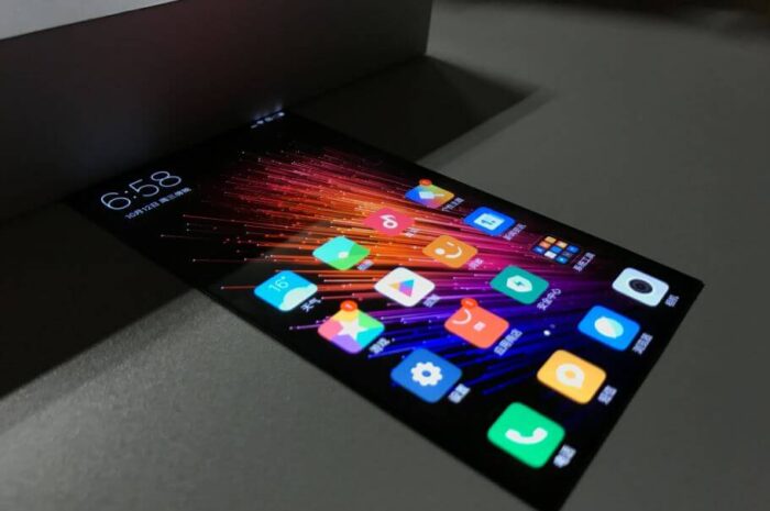 Xiaomi работает над собственным гибким дисплеем