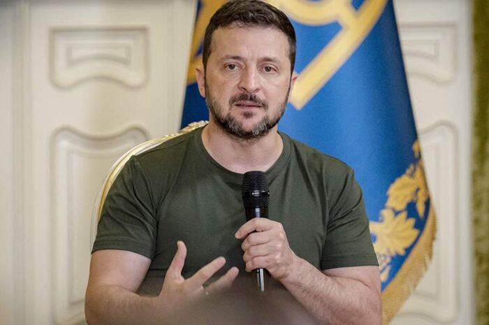 Зеленский заговорил о переговорах с Москвой